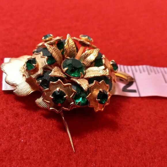 Vintage Gold Tone Flower Green Rhinestones - Picture 3 of 5